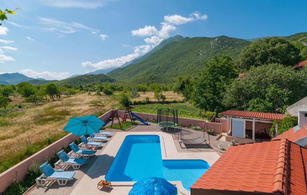 Holiday Home Perunika Zezevica Ngoại thất bức ảnh