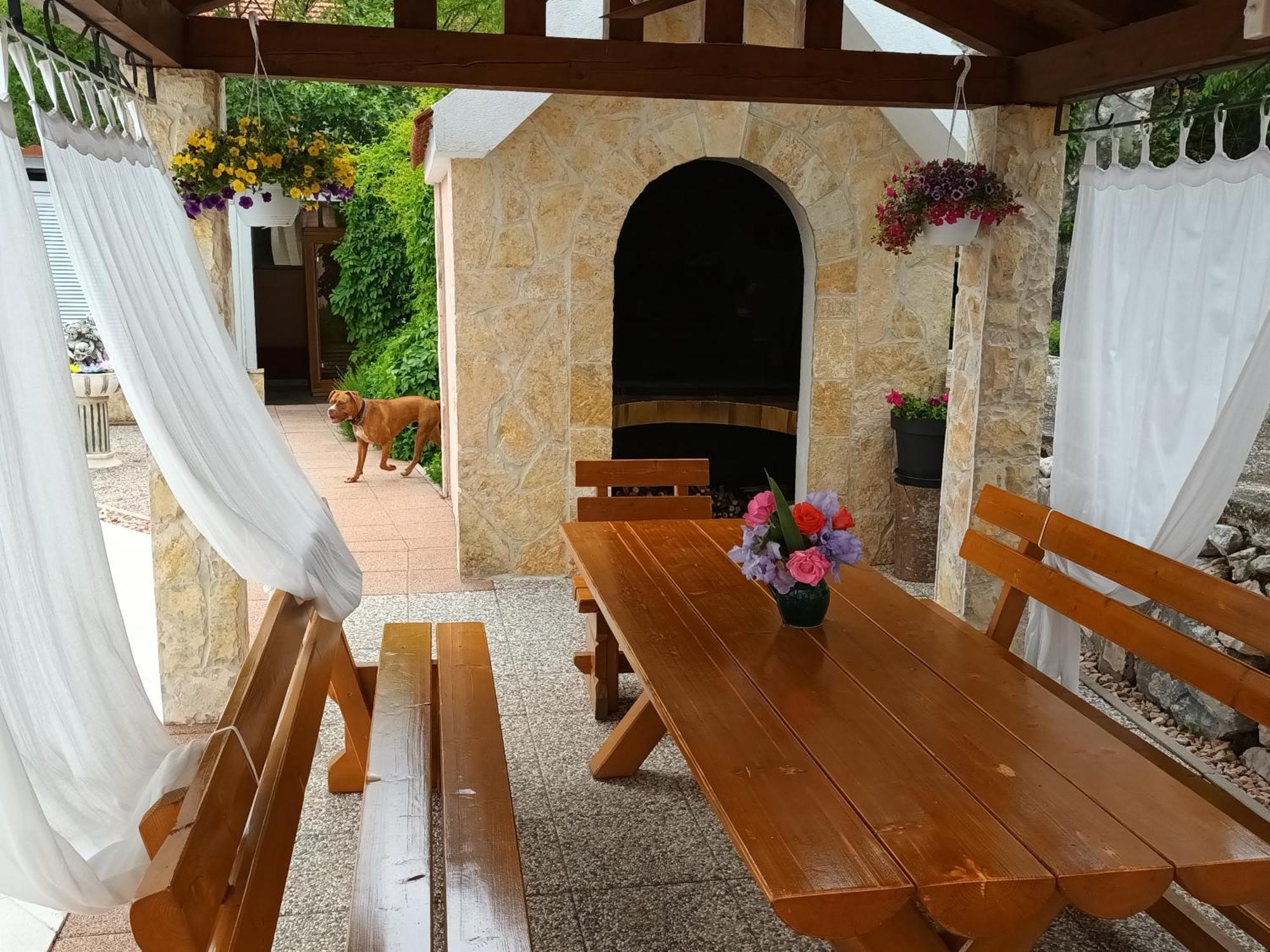 Holiday Home Perunika Zezevica Ngoại thất bức ảnh