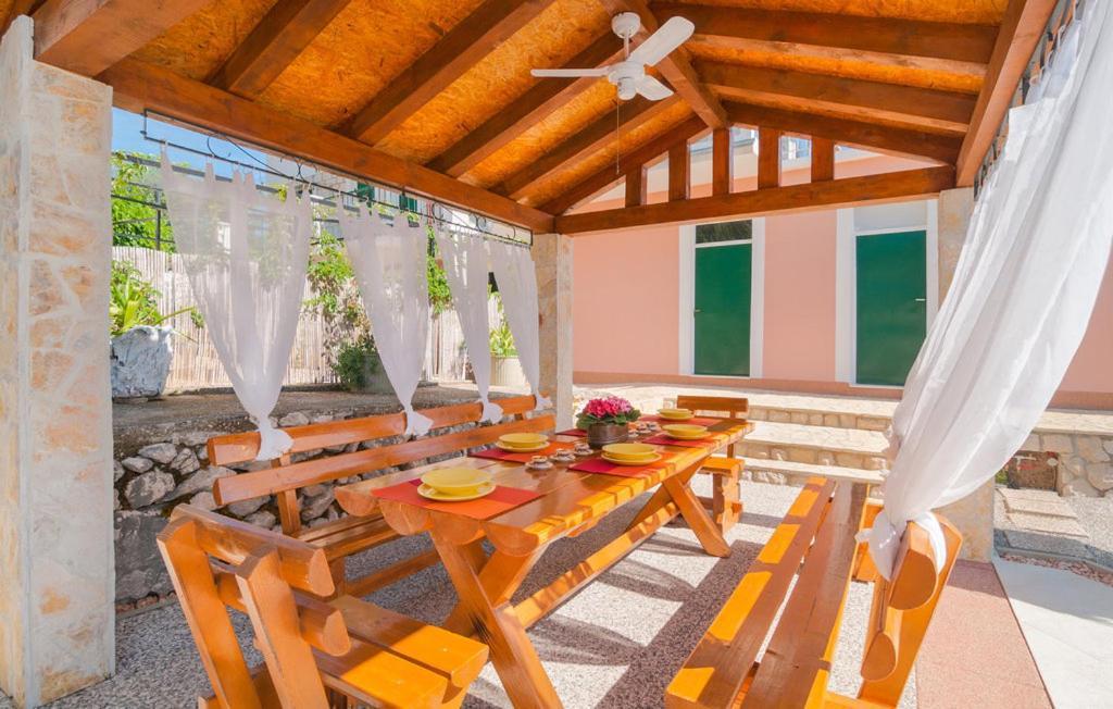 Holiday Home Perunika Zezevica Ngoại thất bức ảnh