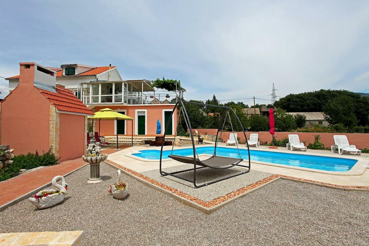 Holiday Home Perunika Zezevica Ngoại thất bức ảnh
