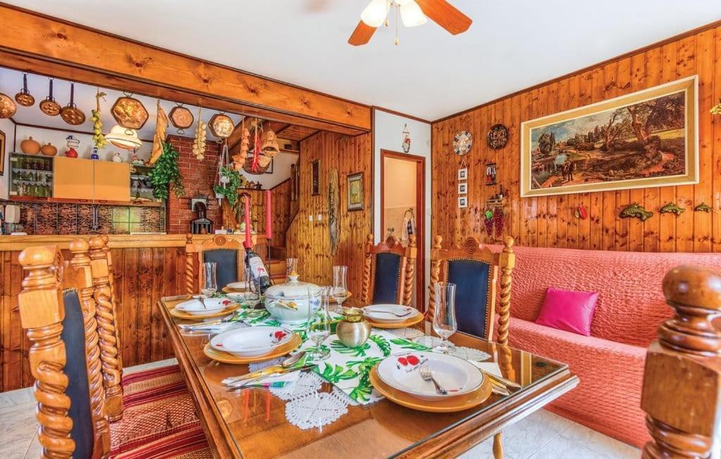 Holiday Home Perunika Zezevica Ngoại thất bức ảnh