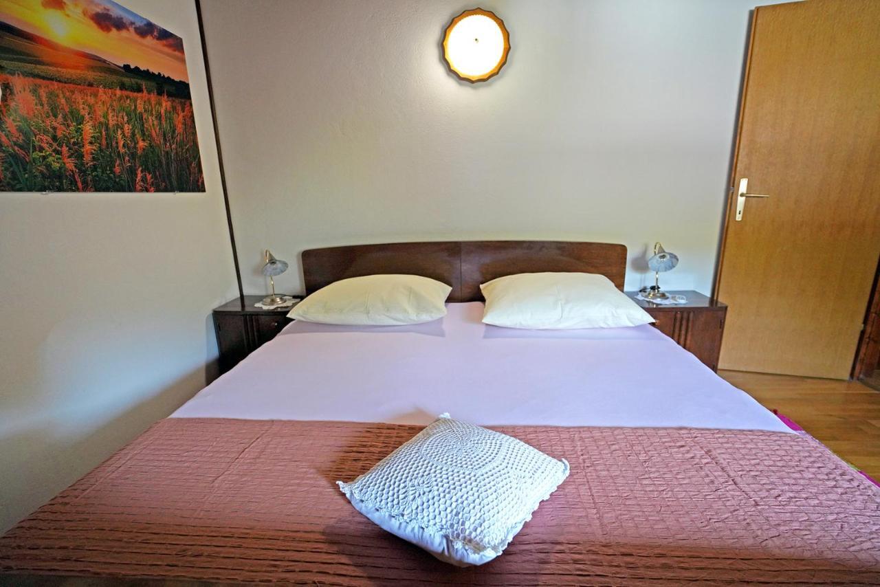 Holiday Home Perunika Zezevica Ngoại thất bức ảnh